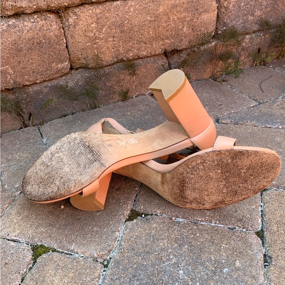 Stuart Weitzman Nearly Nude Sandal, Sz 7.5 W - Picture 7 of 12